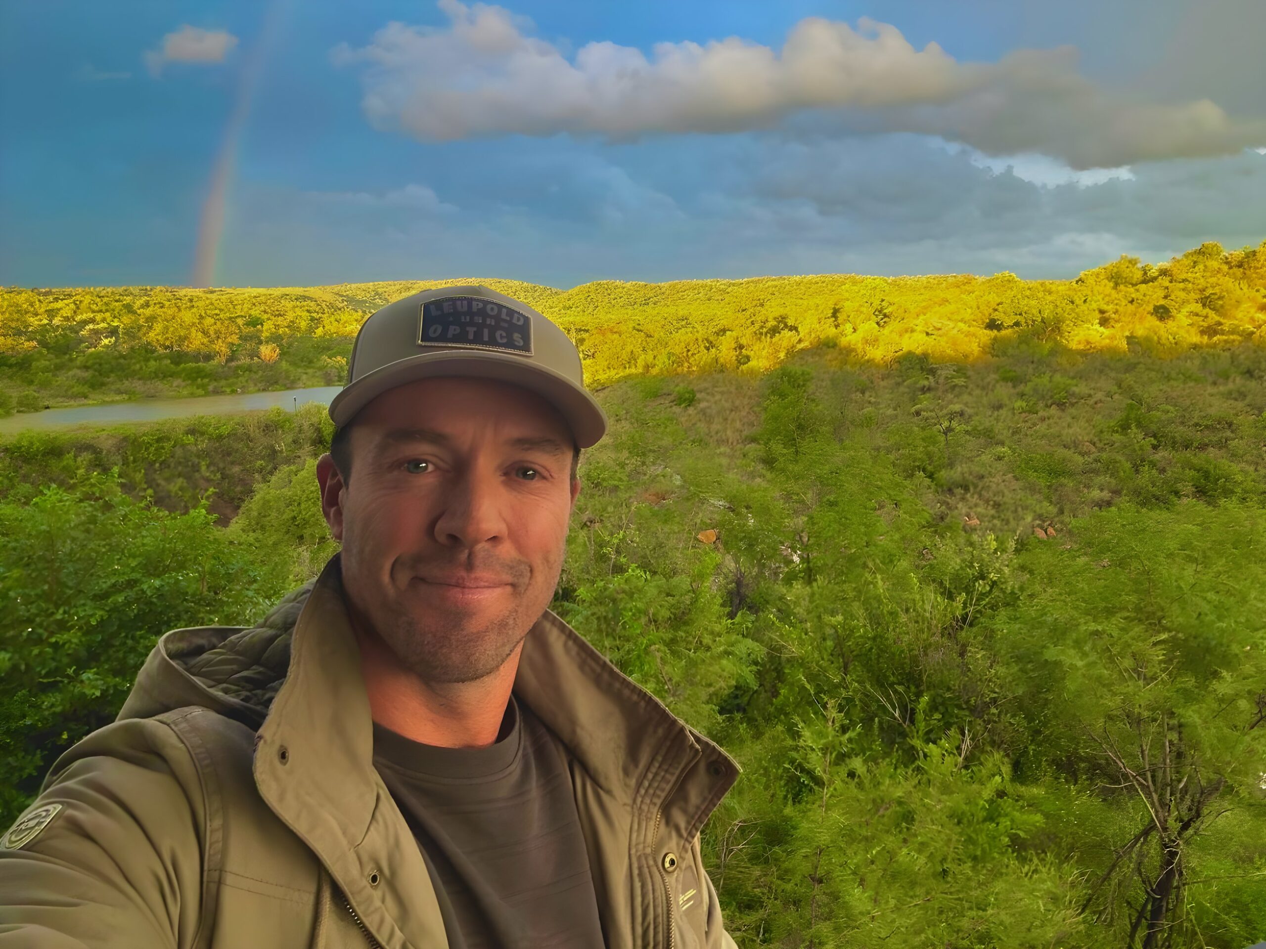 Cricket legend shares tranquil outdoor moment while engaging followers with rainbow spotting challenge