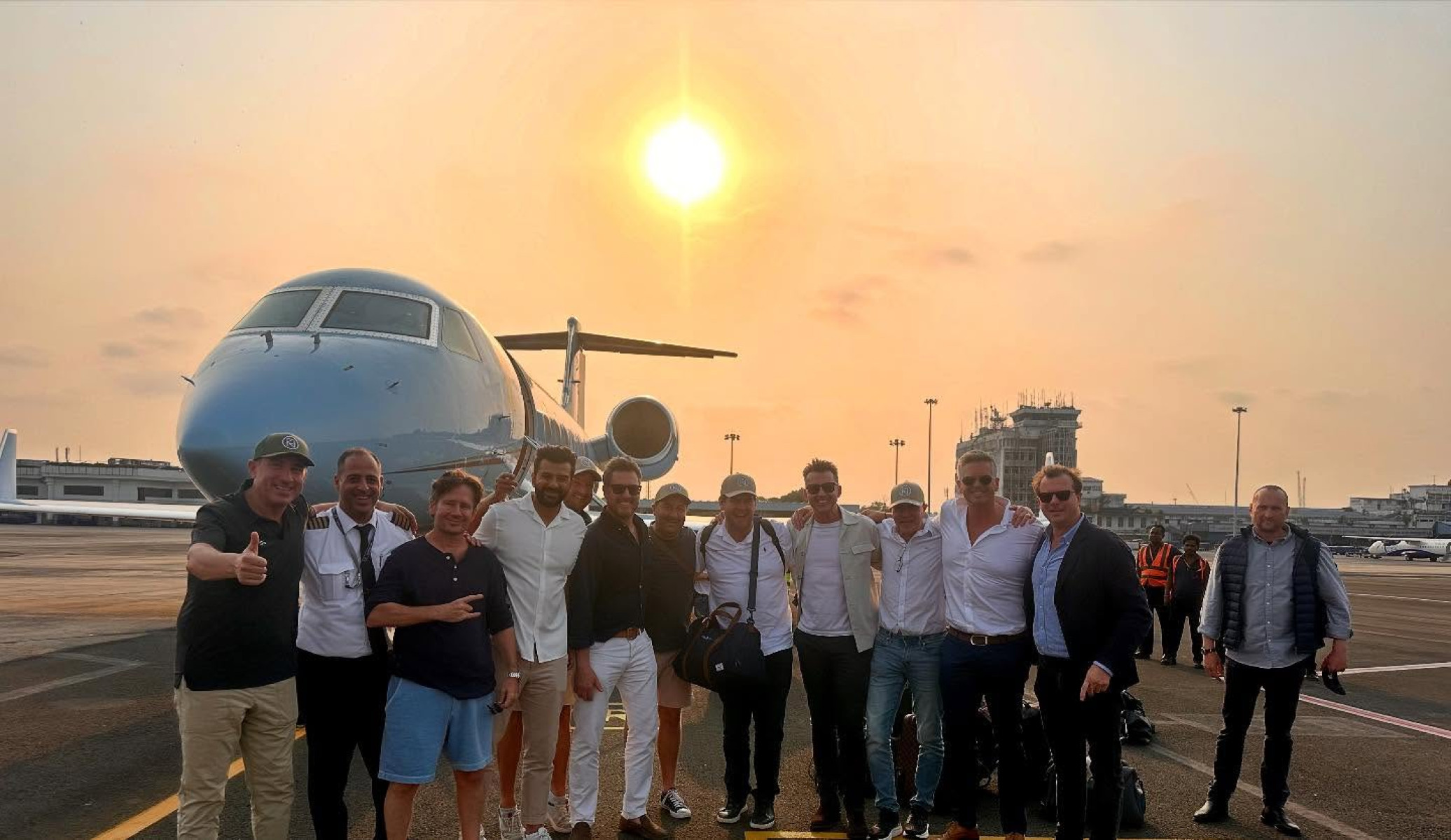 Brett Lee Arrives In India For KKR Vs Punjab Kings Match, Offers His Services Aussie cricket legend's playful post hints at availability to rejoin the IPL fun!