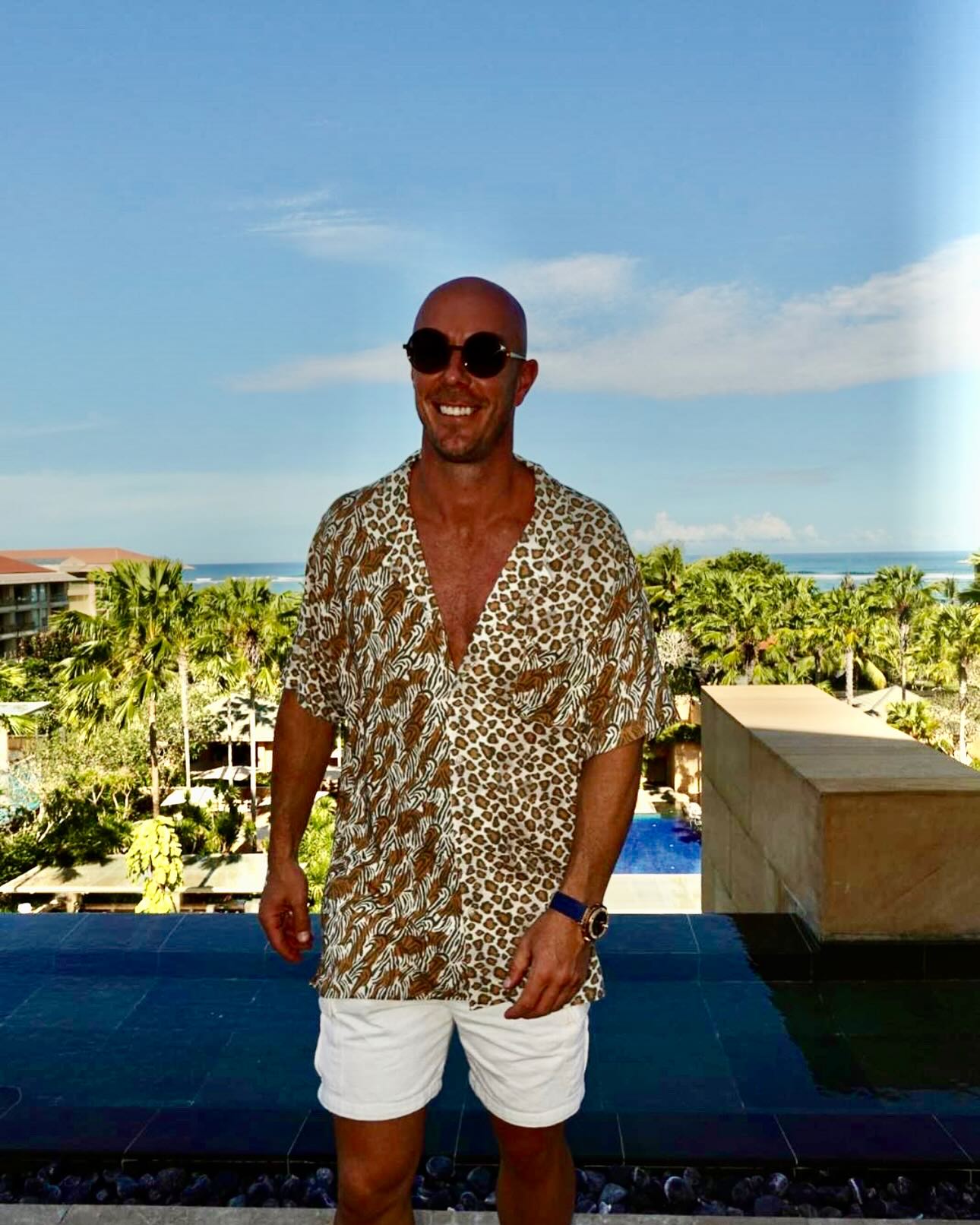 Chris Lynn posts a playful Insta call urging fans to airdrop his favorite snaps right now!