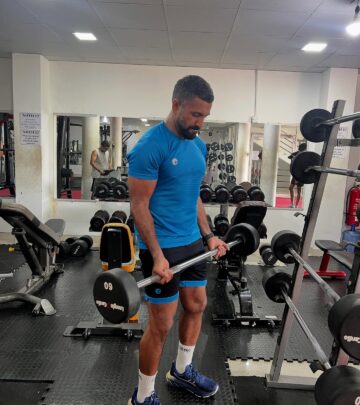 Former Sri Lankan fast bowler inspires followers with message about daily preparation