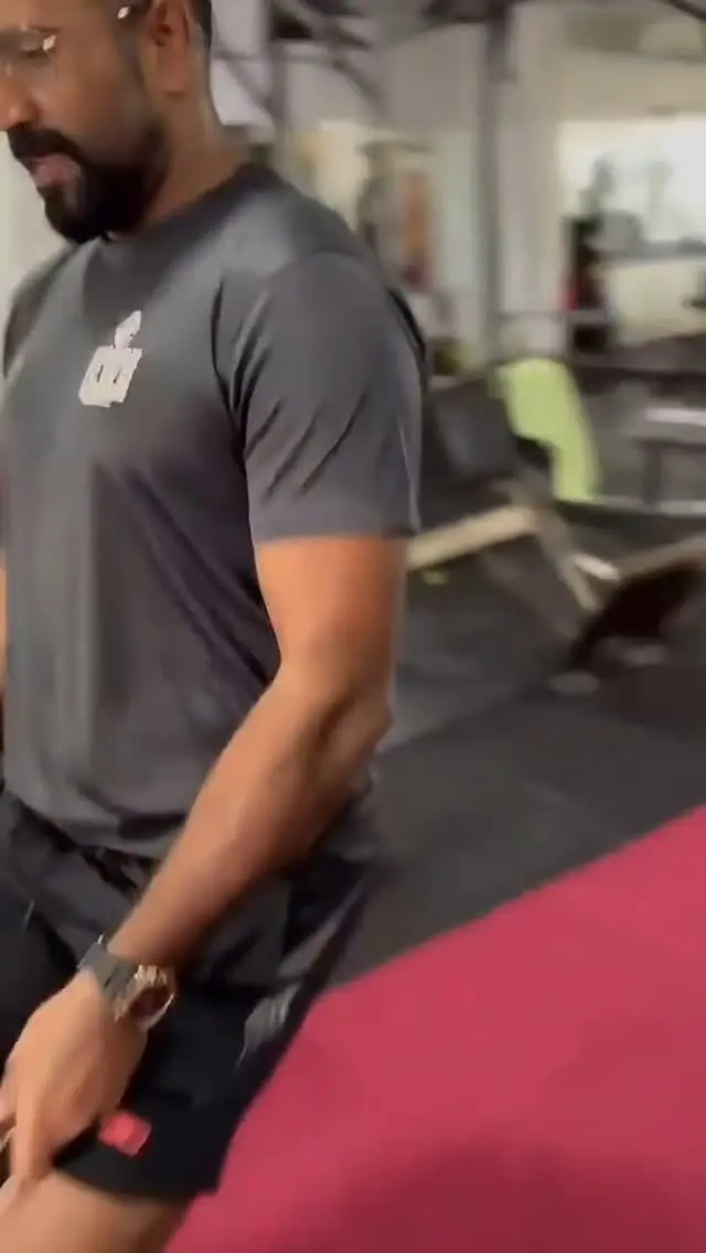Former Sri Lankan cricketer motivates followers with inspirational gym post on mental resilience