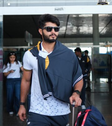 Former champions land in the Pink City ahead of crucial match against formidable Royals