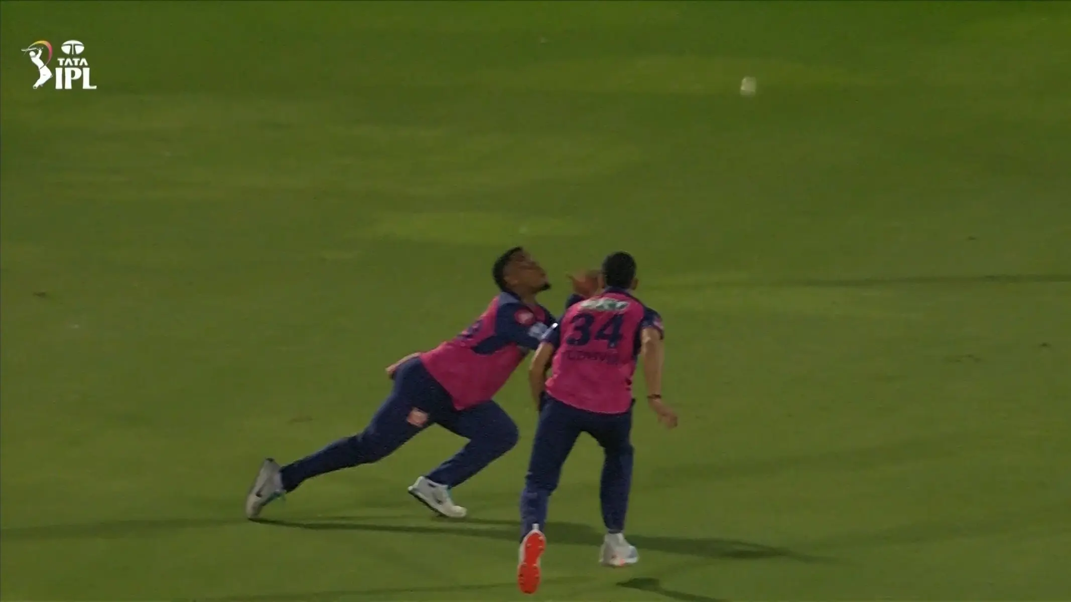 Hetmyer Holds Nerve in Dramatic Catch for Rajasthan Royals Guyanese fielder's clutch grab energizes RR's campaign against GT