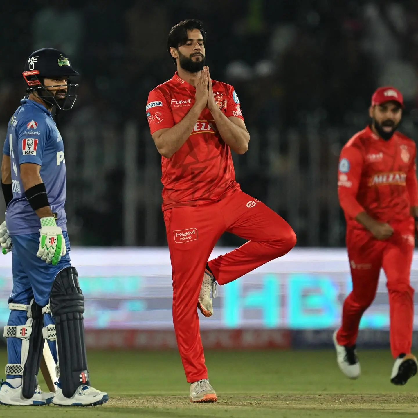 Pakistan cricket star balances gaming hobby sessions with PSL cricket success for the team.
