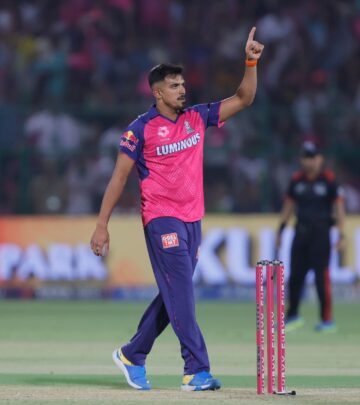 IPL Action: Theekshana Strikes Early as Royals Rattle Titans’ Start