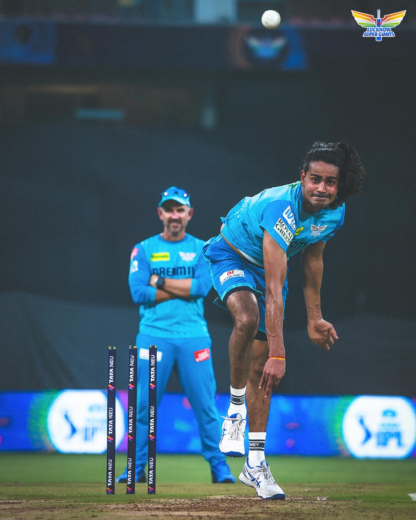 JL’s Smile Captivates Lucknow Super Giants Fans The Lucknow Super Giants share an infectious smile moment.