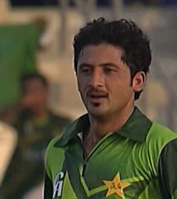 Fast bowler's memorable 3-wicket haul resurfaces in archive footage from decade-old clash.