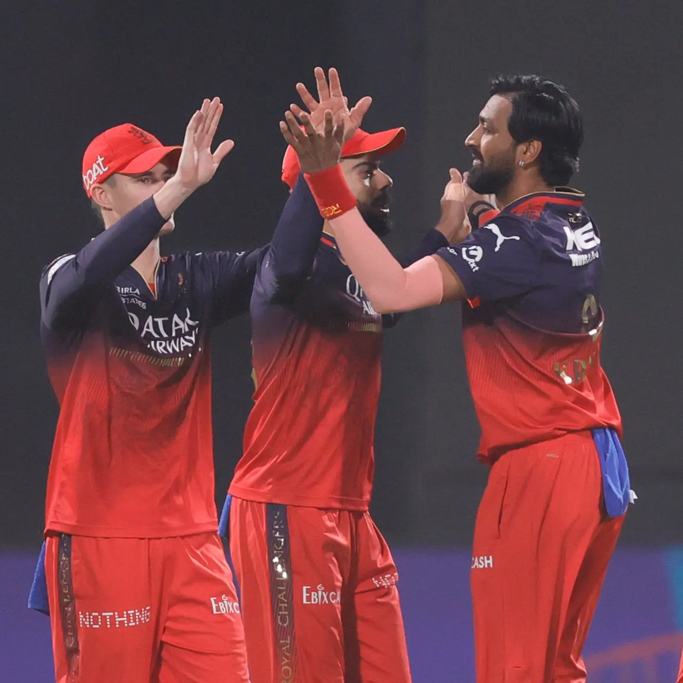 Caught by the King – momentum belongs to men in red! 