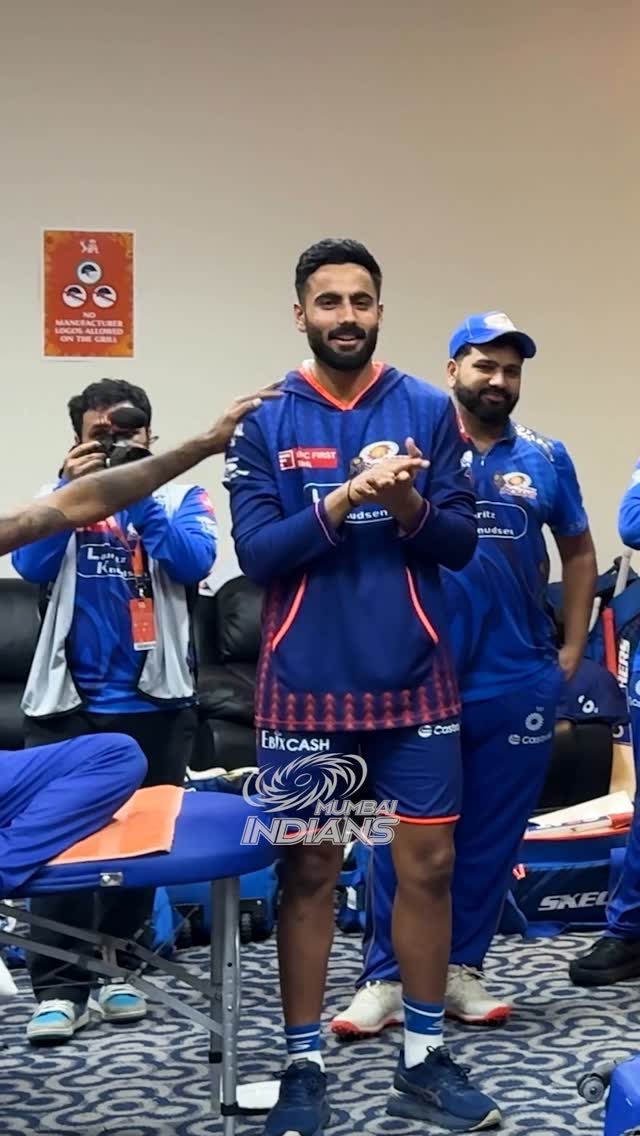 MI Teammates Applaud Naman Dhir For Leading Catch Count So Far In IPL 2025 Naman Dhir Named Top Fielder In IPL 2025 With Most Catches So Far