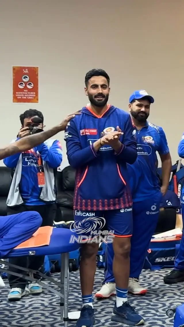 MI Teammates Applaud Naman Dhir For Leading Catch Count So Far In IPL 2025 Naman Dhir Named Top Fielder In IPL 2025 With Most Catches So Far