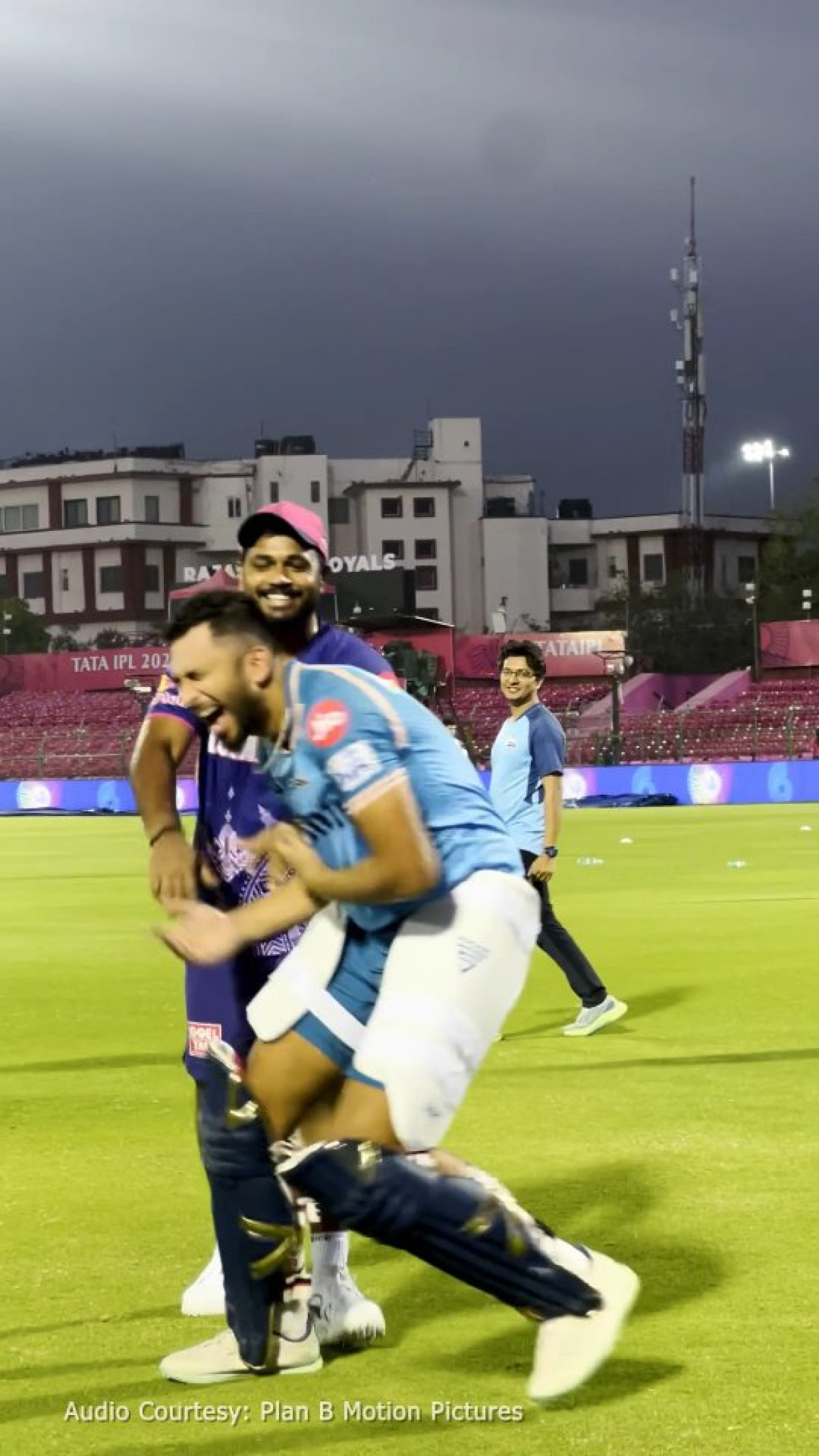 Rajasthan Royals Share Light-Hearted ‘Padosi Behaviour’ Moment Turning rivalries into reels because camaraderie always triumphs competition