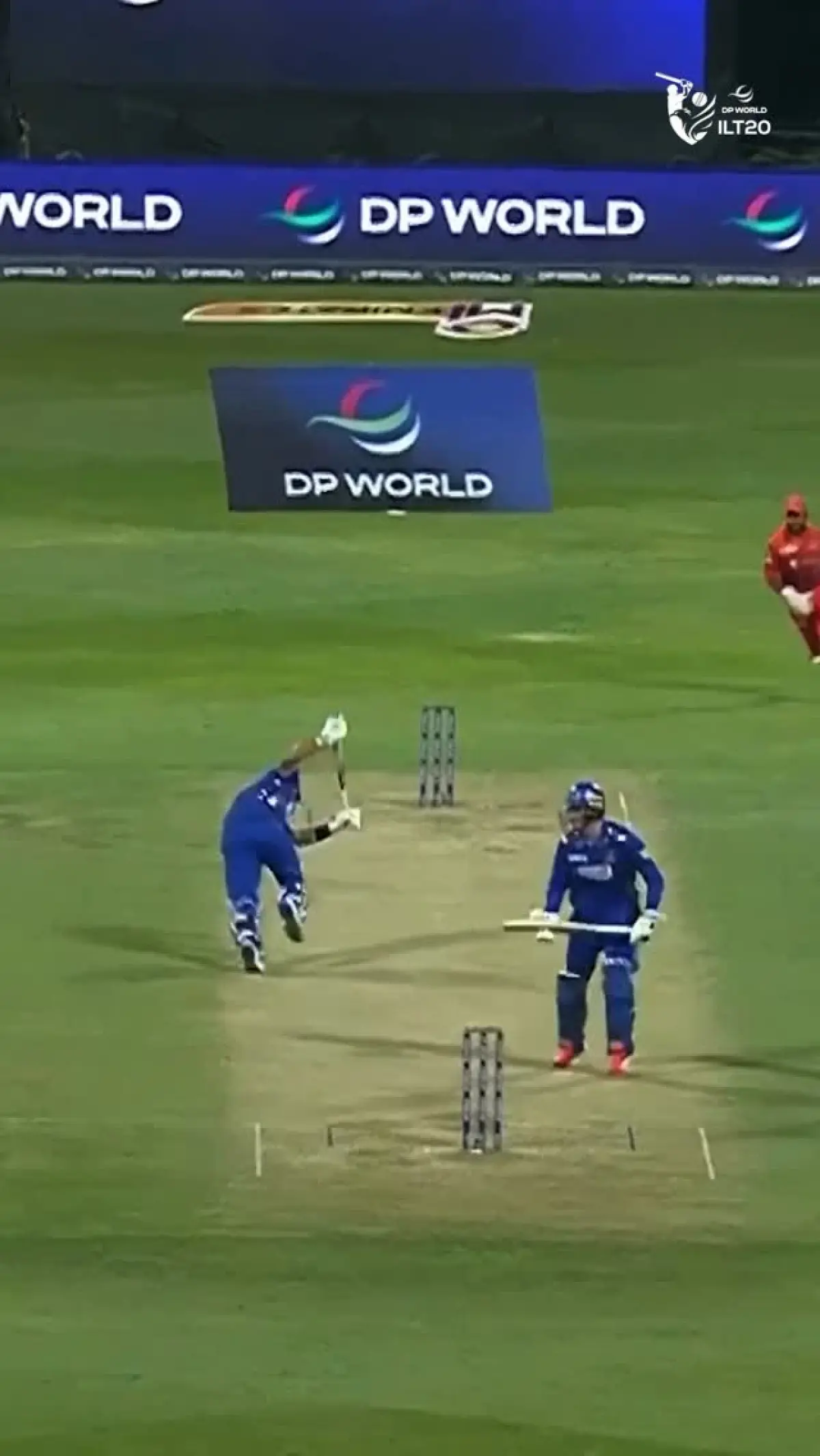 Zimbabwe star showcases sharp fielding skills as miscommunication costs batter dear in ILT20