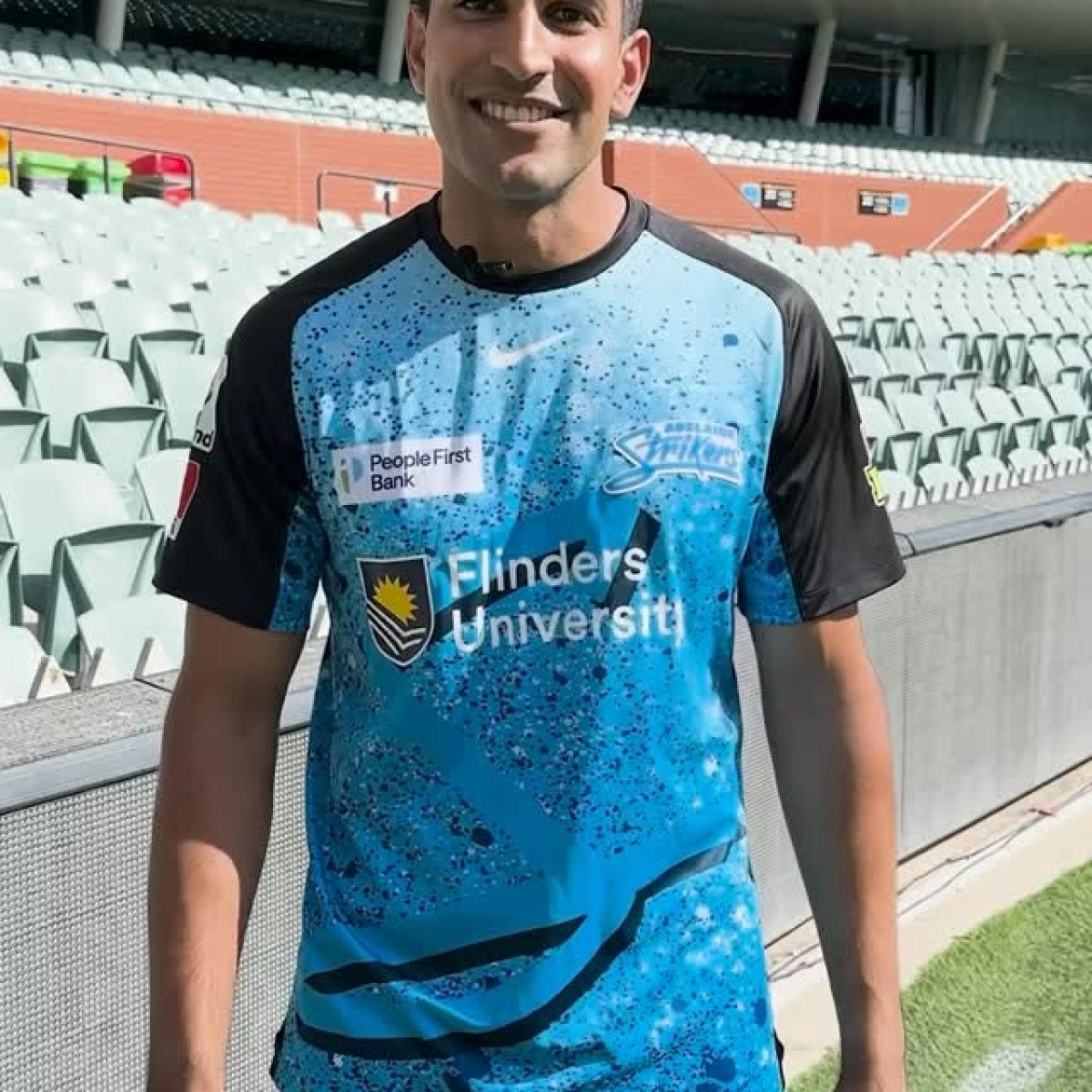 Adelaide Strikers welcome Super Sangha at iconic Adelaide Oval as BBL15 kicks off in style.