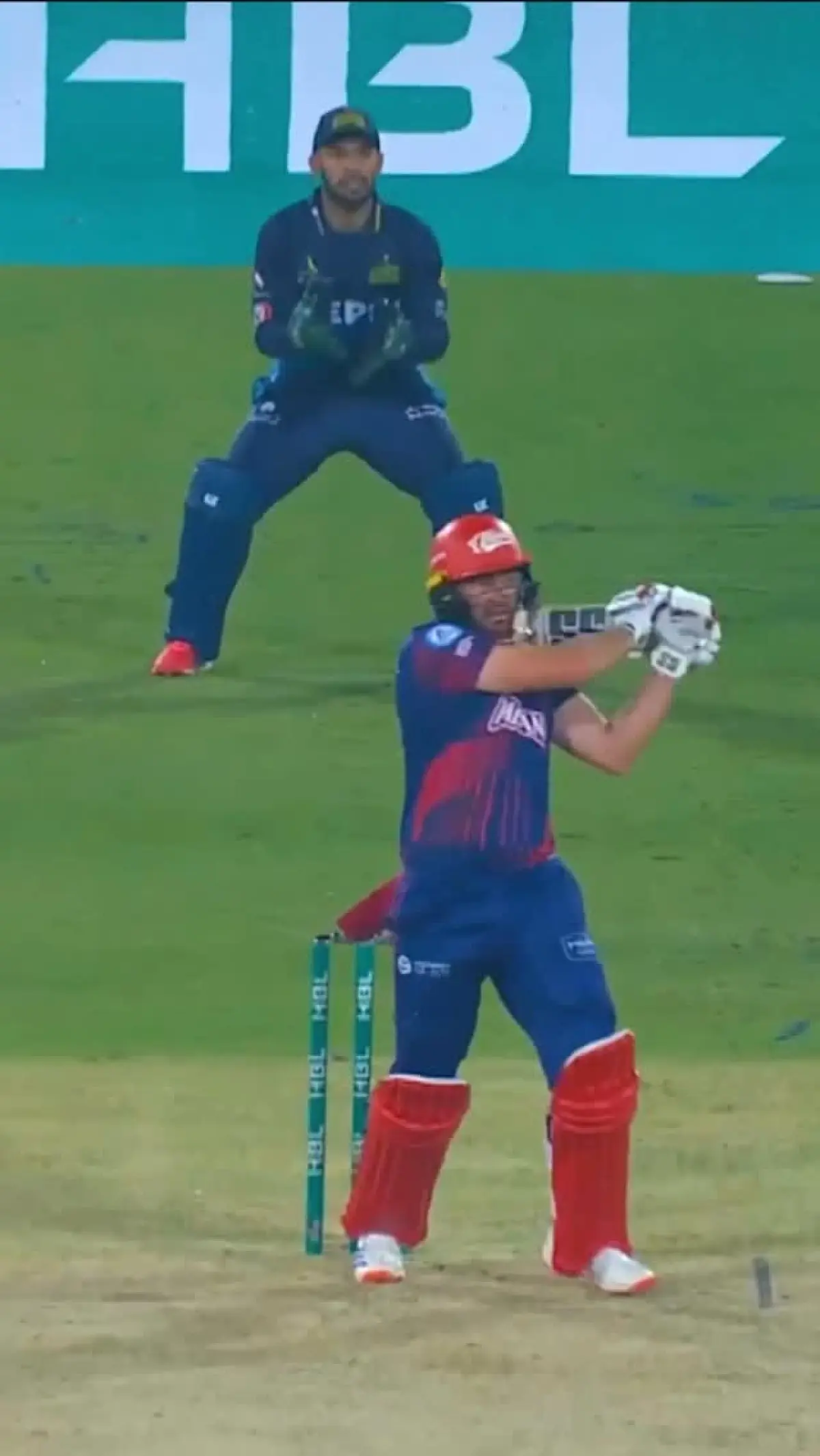 Star batter's unbeaten 80 propels defending champions to fifth consecutive victory in style.