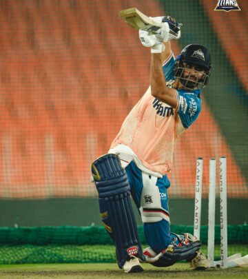 Indian all-rounder strikes iconic pose as Titans prepare for TATA IPL 2025 season opener