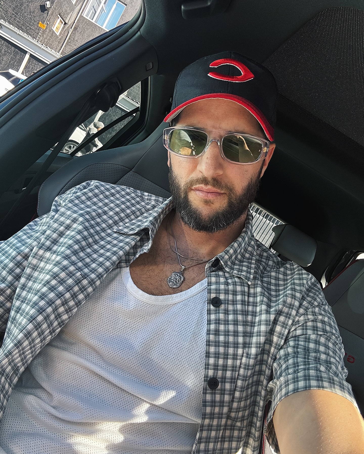 Wayne Parnell Embraces Minimalist Fashion With Stylish New Look Wayne Parnell Embraces Minimalist Fashion With Stylish New Look
