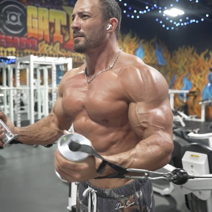 3D Triceps: Innovative Technique for Sculpted Arms