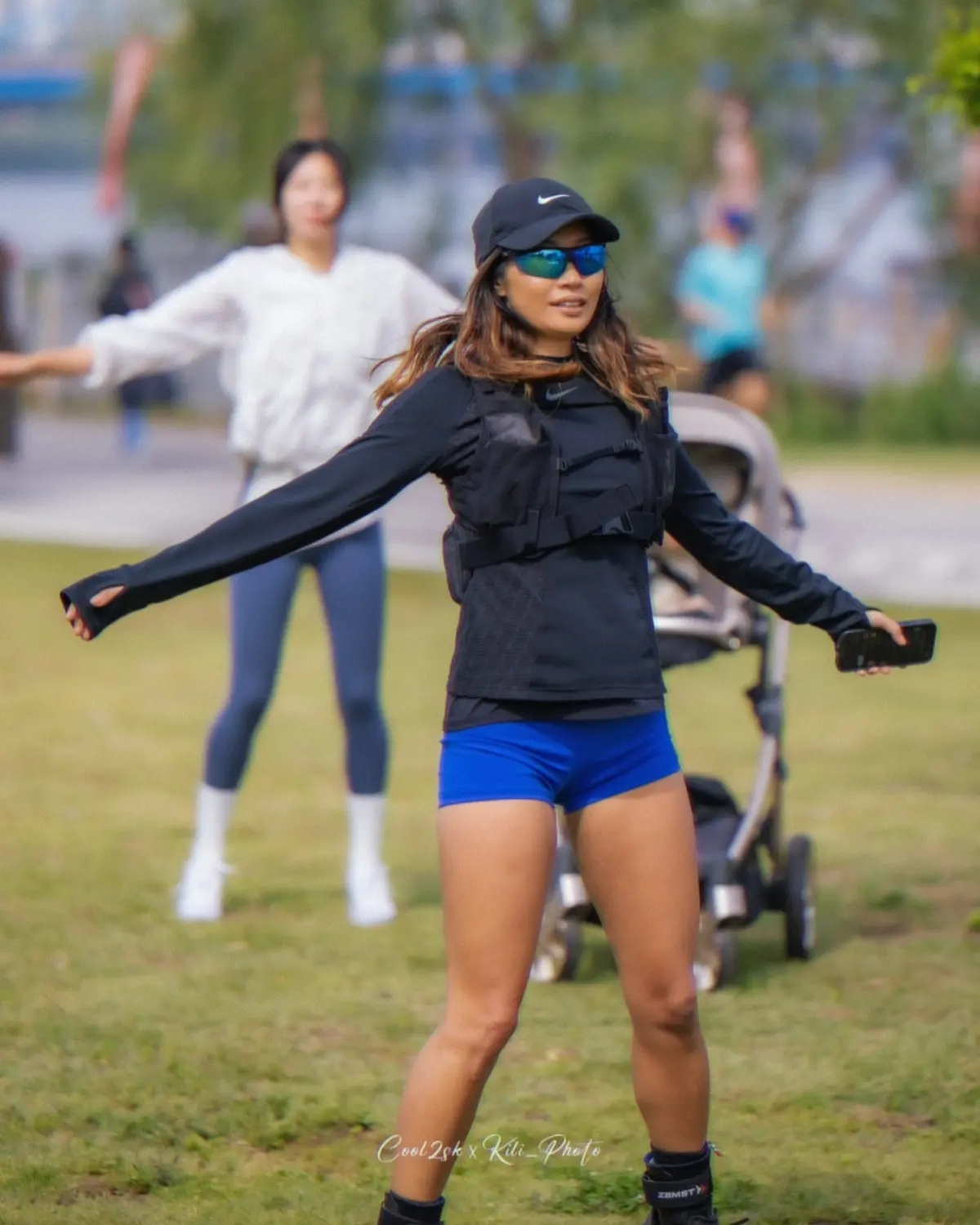 Active Parents Shine at Baby Hiking Club Vibrant parenting in motion: inspiring dads, caring moms, and joyful babies step forward.!