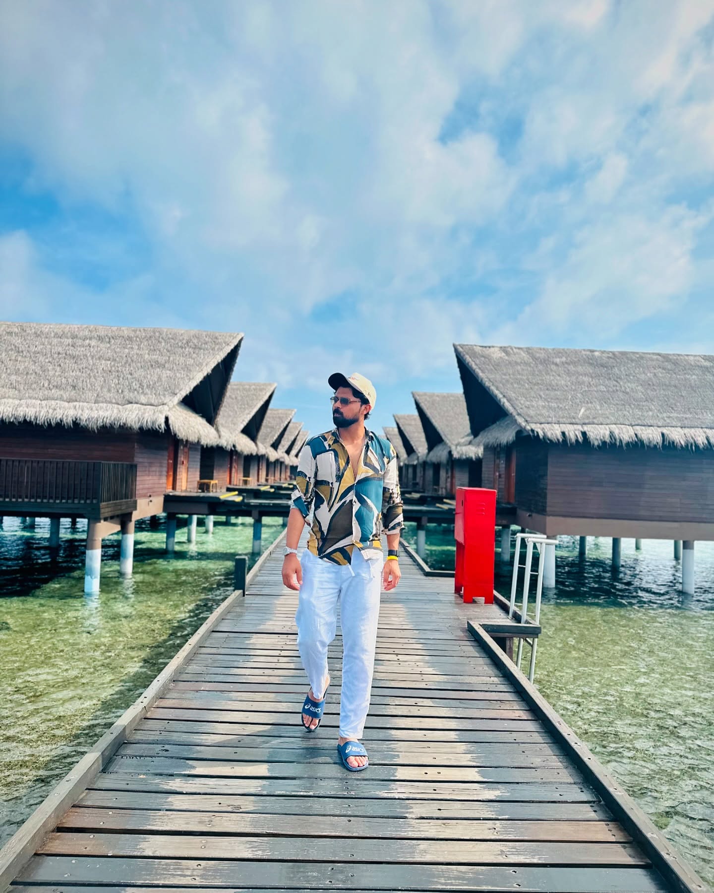 Basil Hameed Finds Serenity At Maldives Beach Cricketer takes a tranquil break, leaving field for a picturesque coastal retreat by ocean