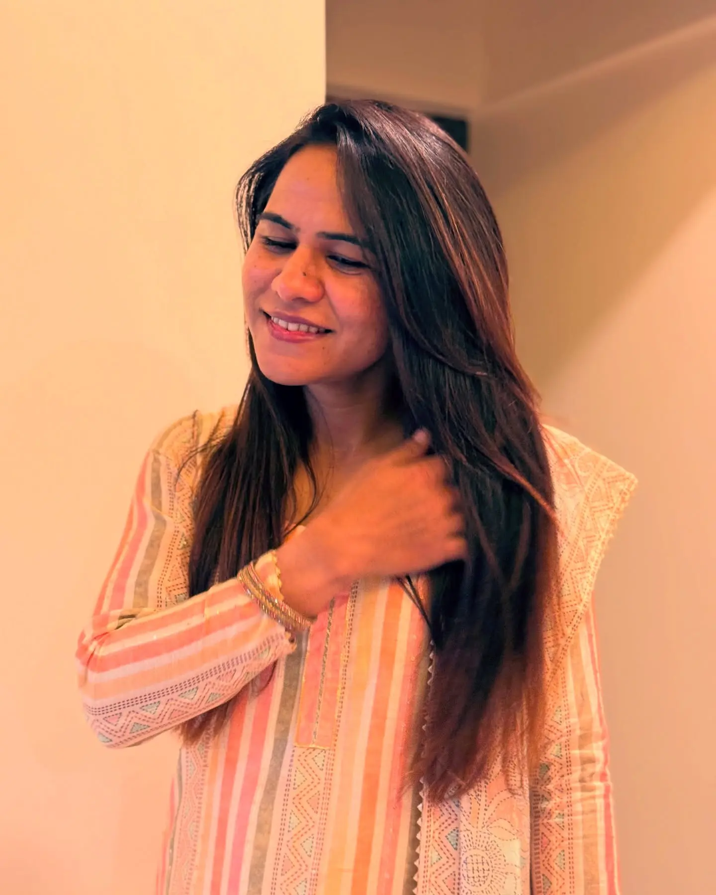 Chaos And Calm In Gouher Sultana’s Latest Outfit Gouher Sultana stuns in ethnic style, merging vibrant chaos with serene calm this weekend.