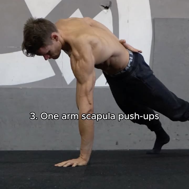 Chris Calisthenics Shares Six Must-Try Serratus Exercises