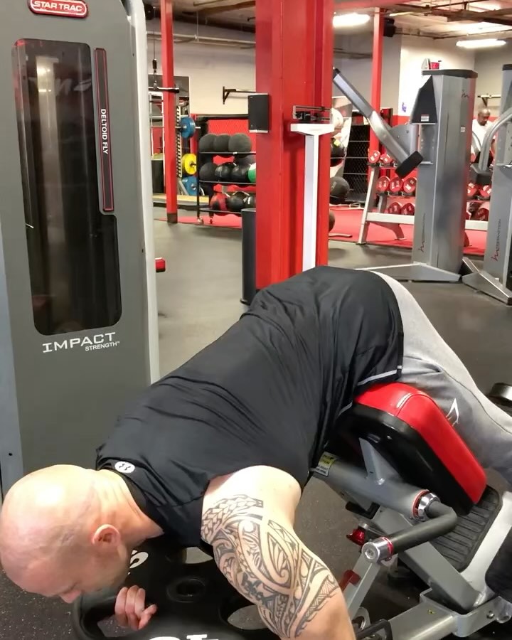 Compound Set Leg Workout Unleashes Muscle Growth