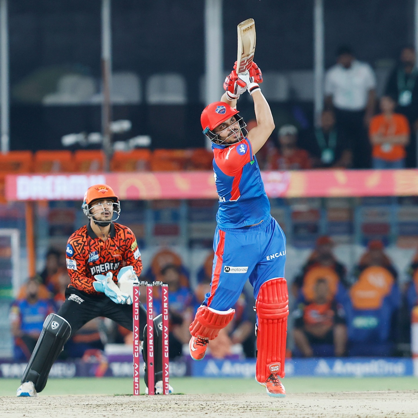 DC Struggle As SRH Build Pressure In TATAIPL Clash Ashutosh Sharma & Tristan Stubbs drive DC rebuild as SRH apply pressure at 93/6 in clash!!