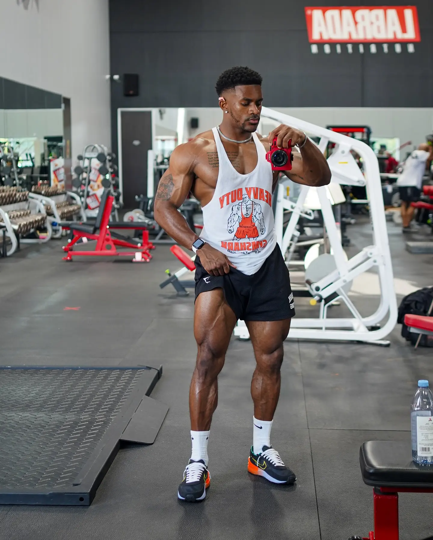 DeAndre Thomas’ 70 Minute Upper Body Workout Celebrity fitness session at Labradanutrition HQ energizes fans seeking muscle gains fast!