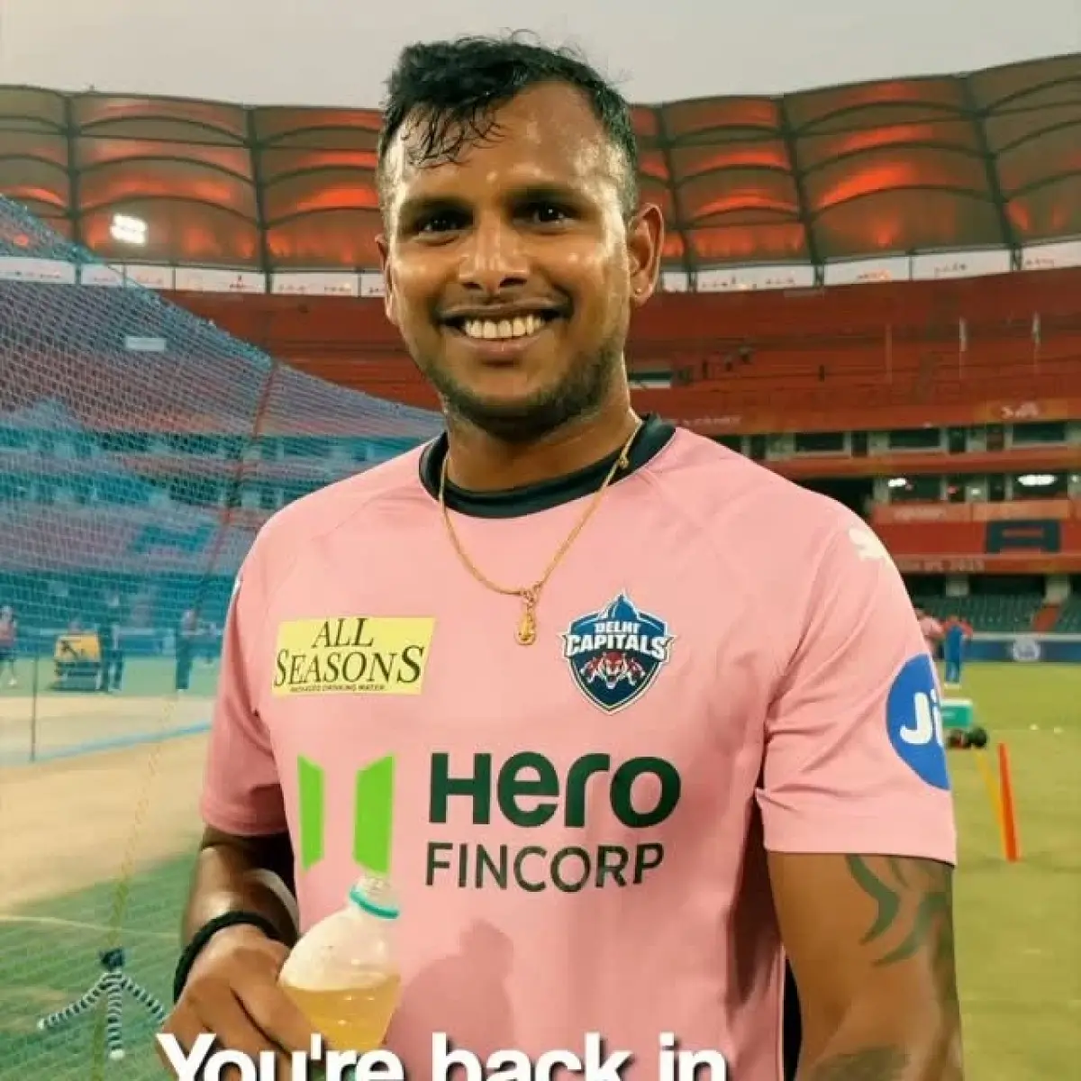 Delhi Capitals’ Nattu Radiates Joy in Hyderabad Hyderabad sees vibrant Nattu shining with spirit and warmth during #DCUnplugged scene -DC