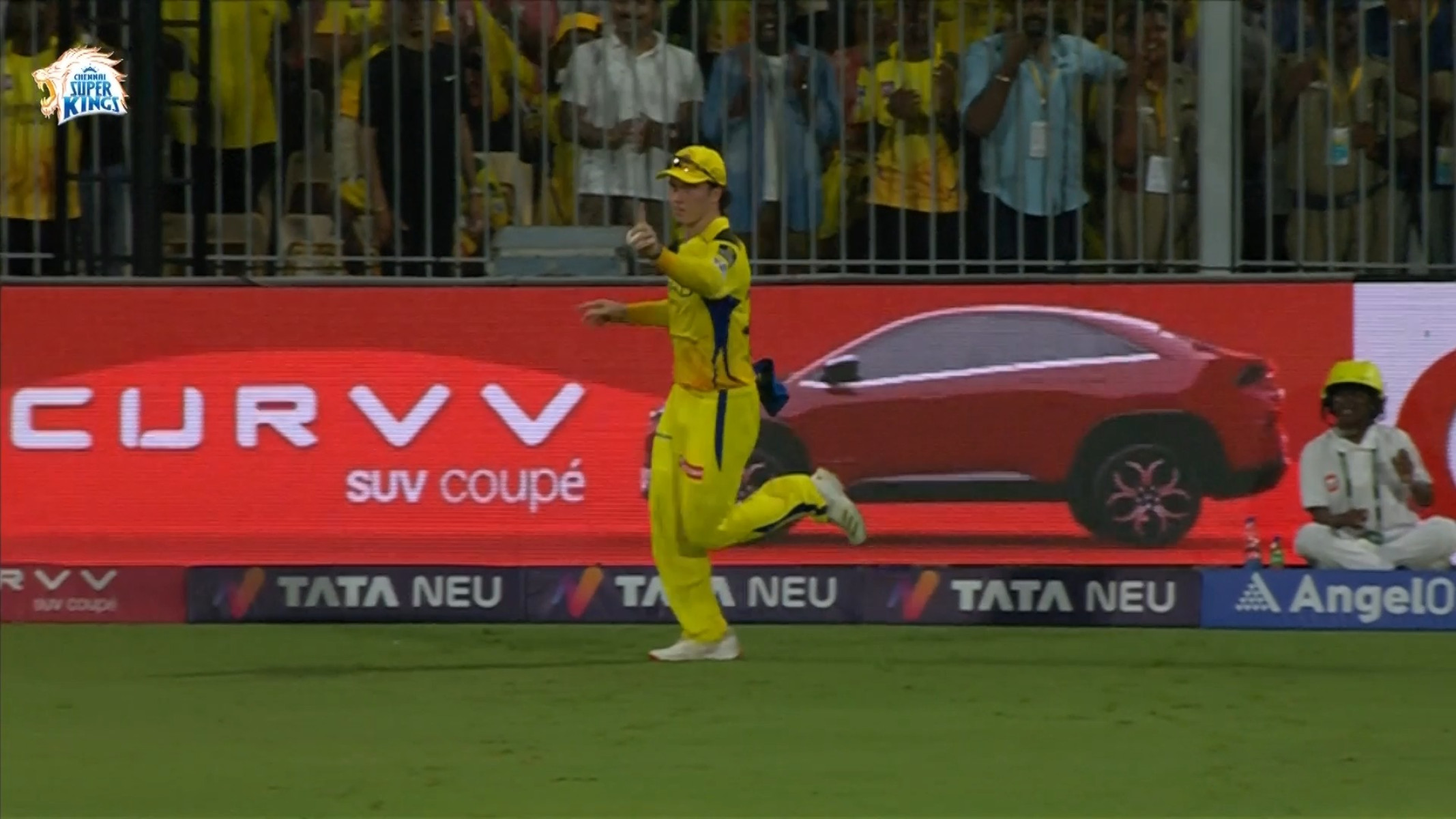 Dewald Brevis Stuns With Spectacular Catch IPL’s epic moment as Dewald Brevis dazzles with a boundary catch in a thrilling CSK vs PBKS clash.
