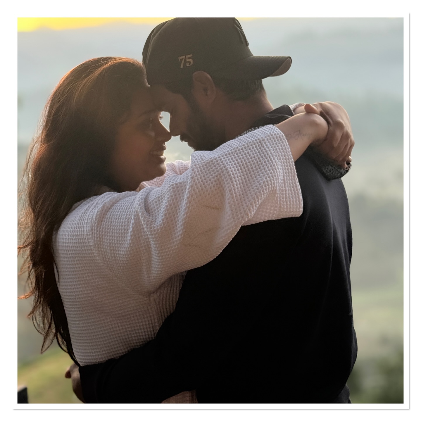 Sri Lankan cricket star Dhananjaya de Silva shares an awe-inspiring moment with nature!