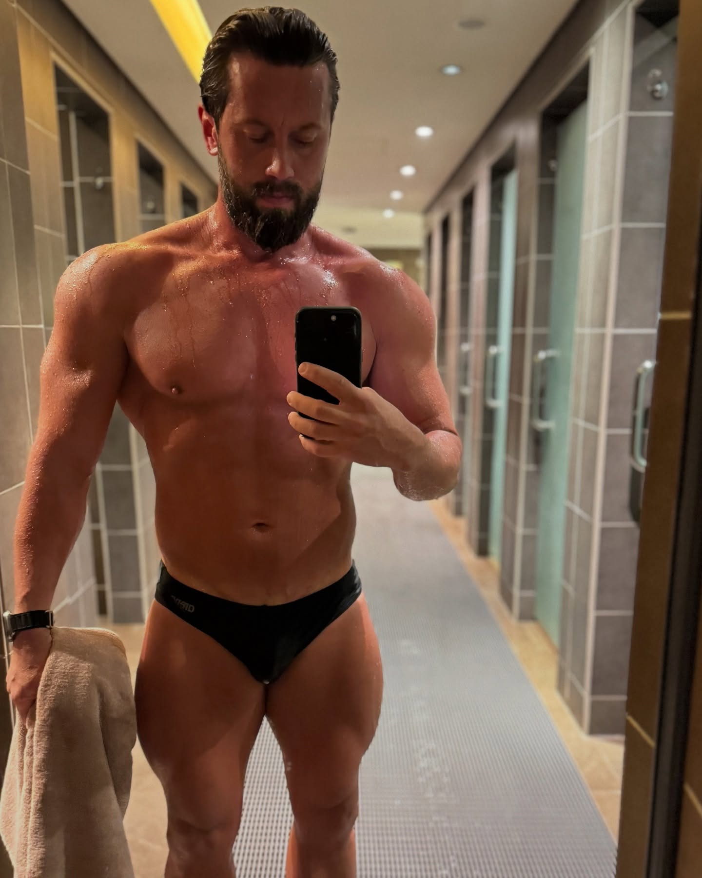 Dubai Recovery Ritual: Steam and Cold Plunge