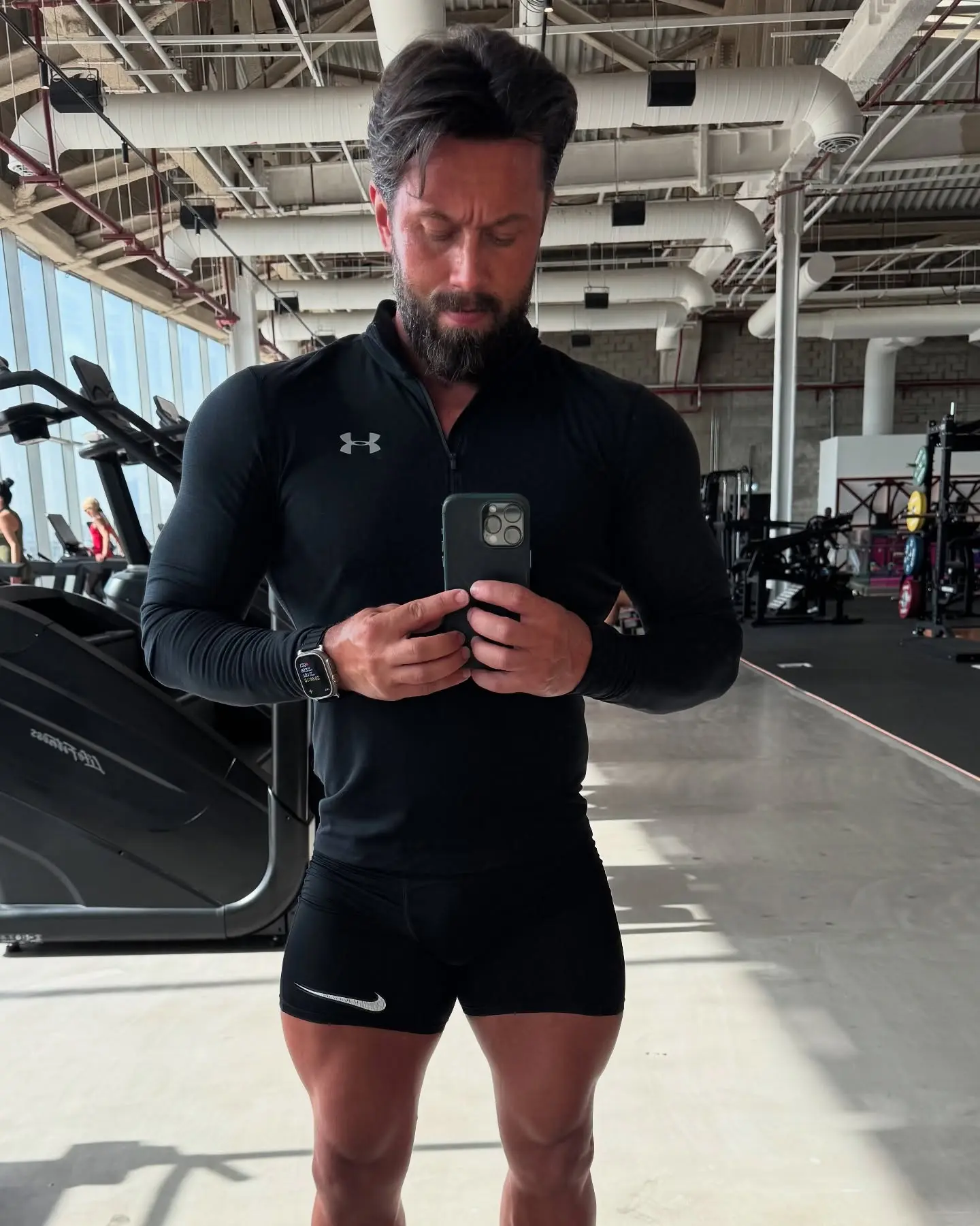Dubai Trainer Defines Daily Grind Experience a fresh perspective on fitness as a top Dubai personal trainer shreds limits!!!