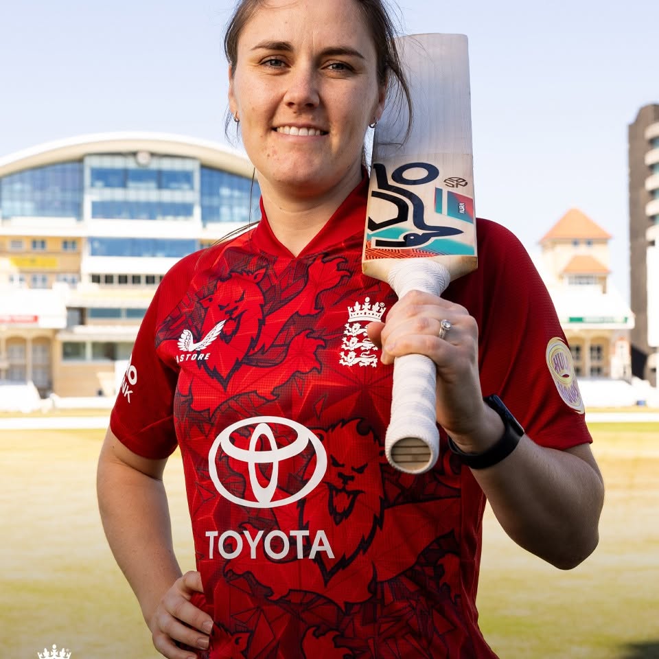 England Cricket Unveils New Captain And Kit