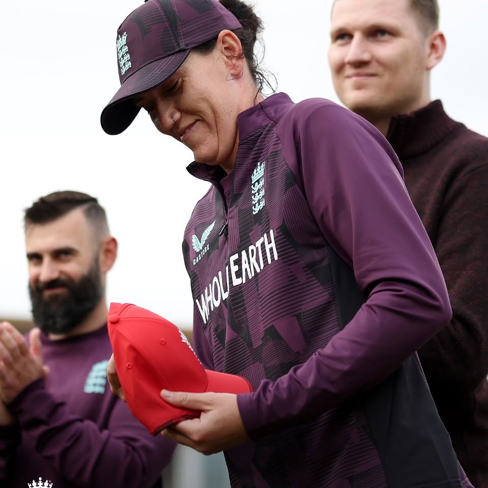 England T20 Cap 68: Em Arlott Shines On Debut
