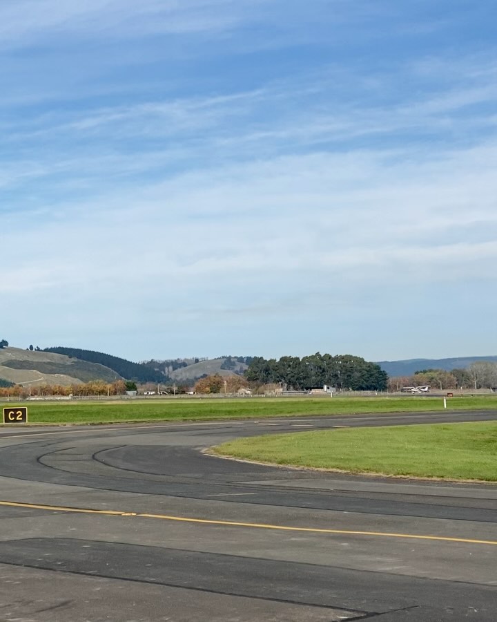 Glenn Phillips Flies Solo Circuit