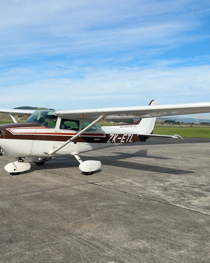 Glenn Phillips Flies Solo Circuit