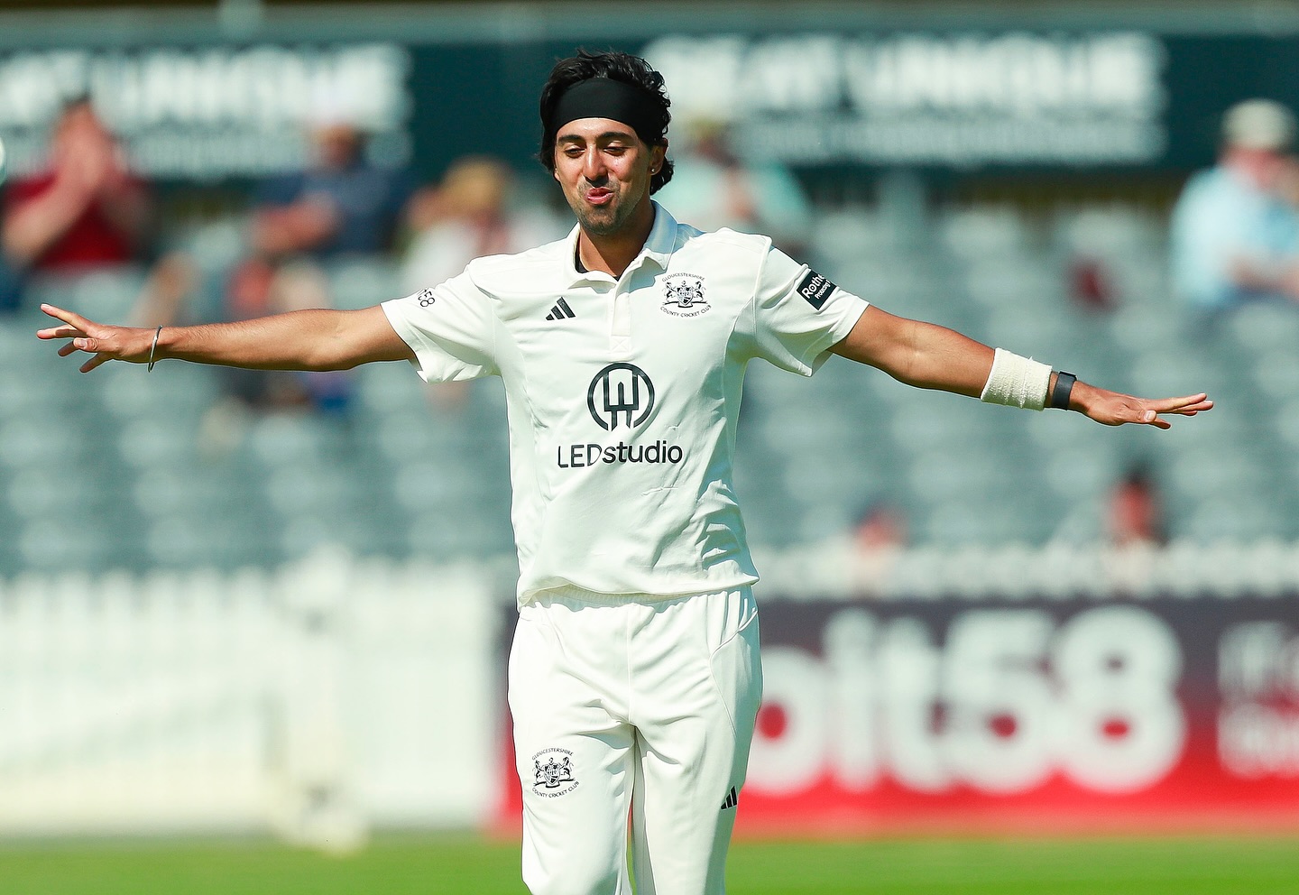 Gloucestershire Clinches Home Win On Day Four