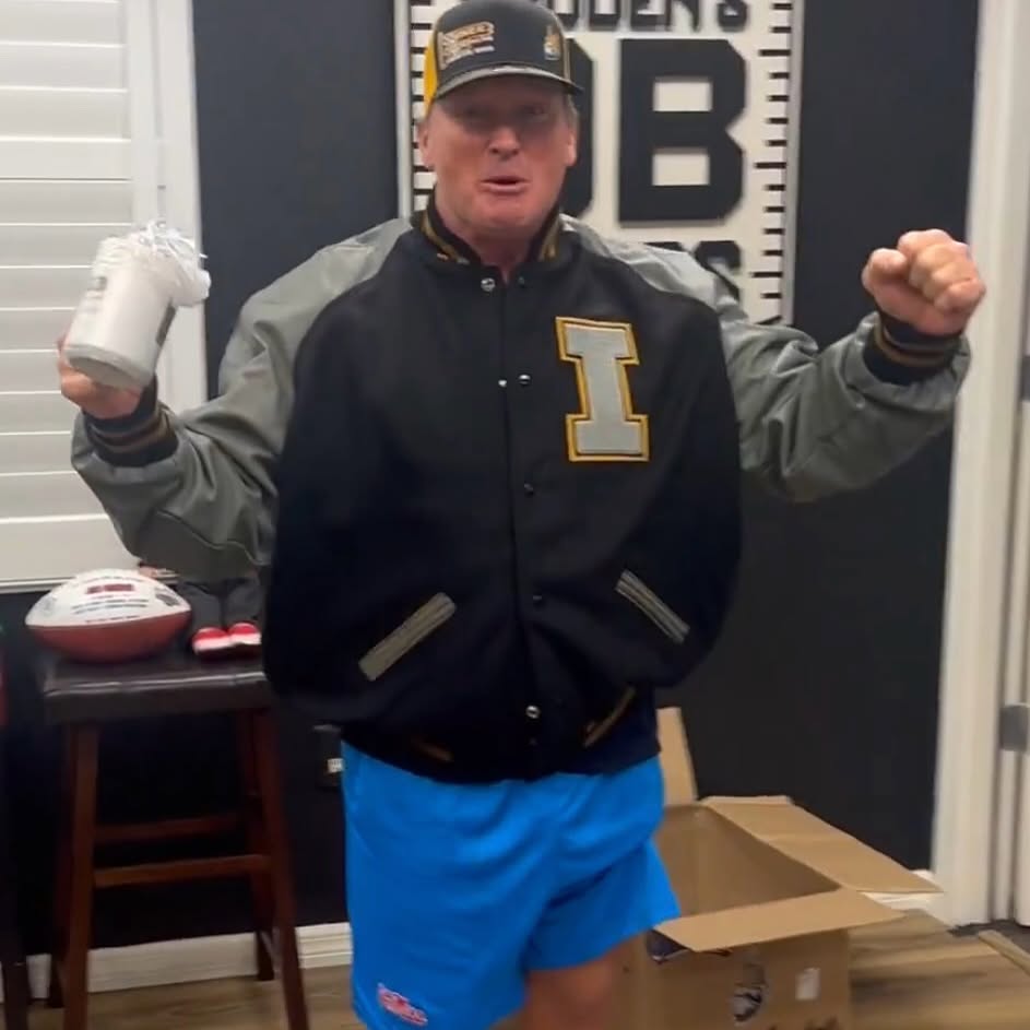 Gruden Shares Mutual Respect On Social Media