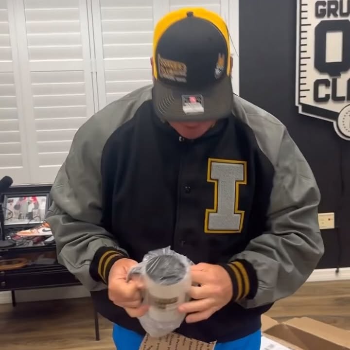 Gruden Shares Mutual Respect On Social Media