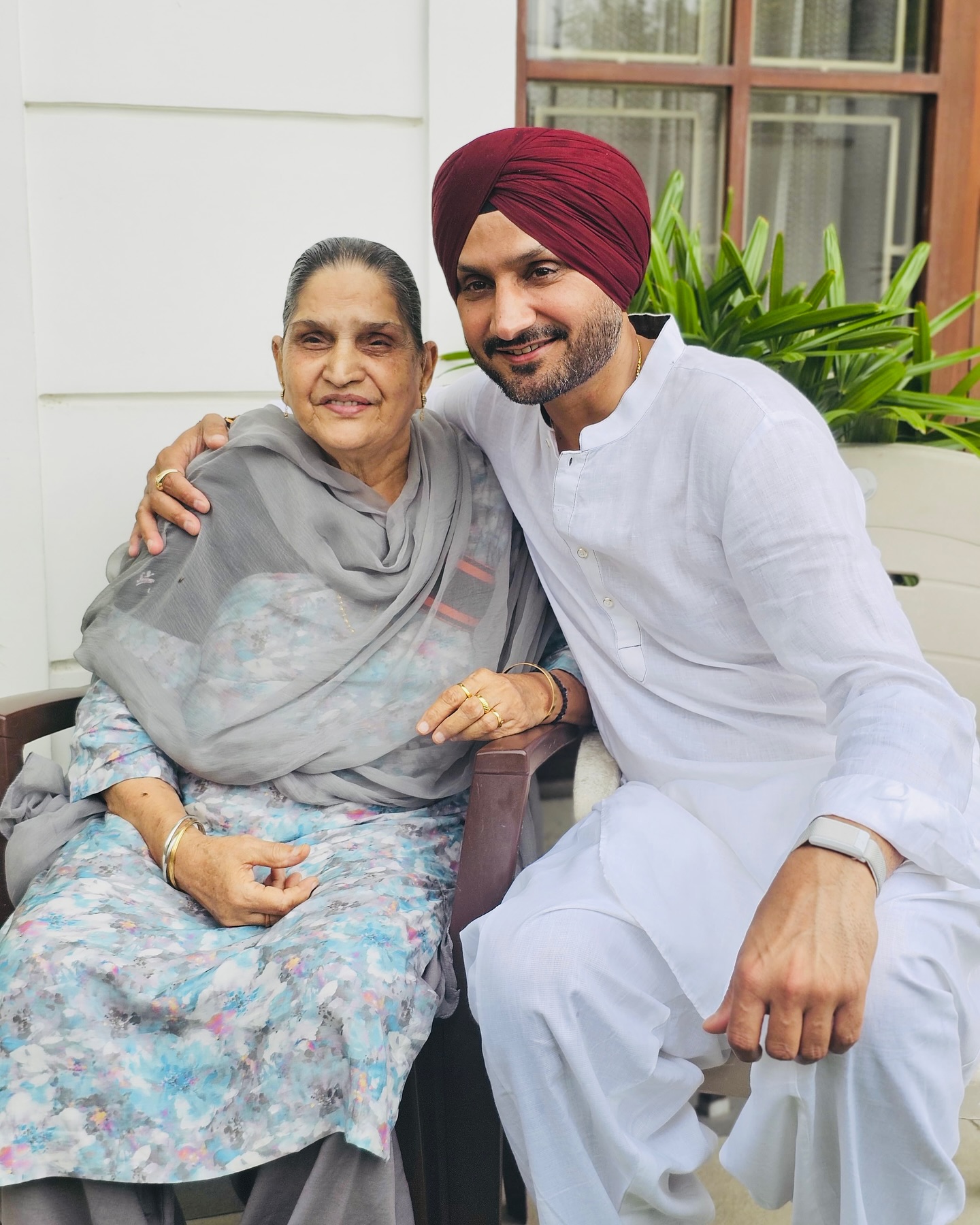 Harbhajan Singh Honors Moms On Mother’s Day Cricket icon Harbhajan Singh honors every mom with love, care, and heartfelt thanks today!