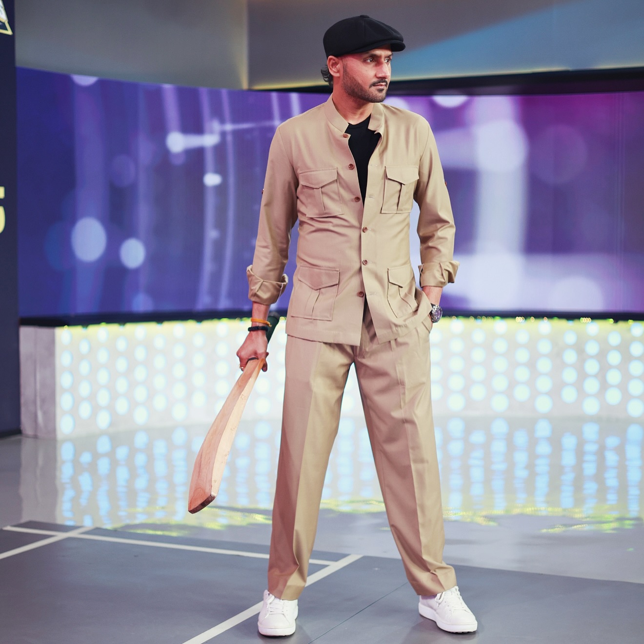 Harbhajan Singh’s Khidaari Photo Op Harbhajan Singh stuns in fresh Instagram shot, blending bold flair with classic heritage!!