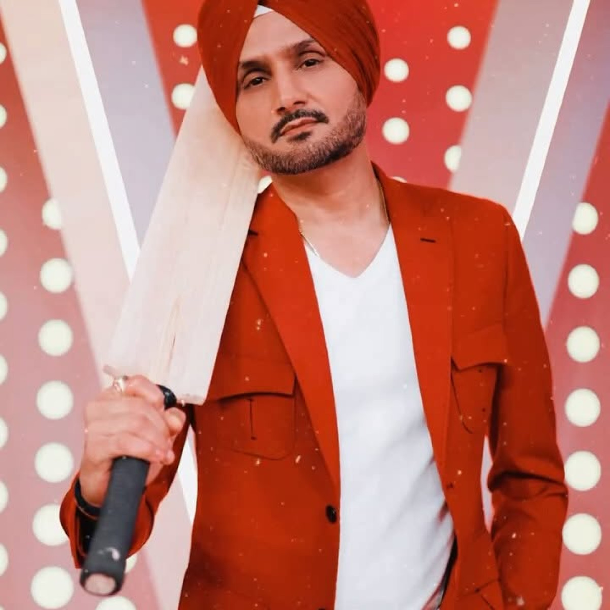 Harbhajan Singh’s Shikari Post Captivates Fans Harbhajan Singh dons his 'Shikari' look, merging cricket legacy with a new bold vibe now!
