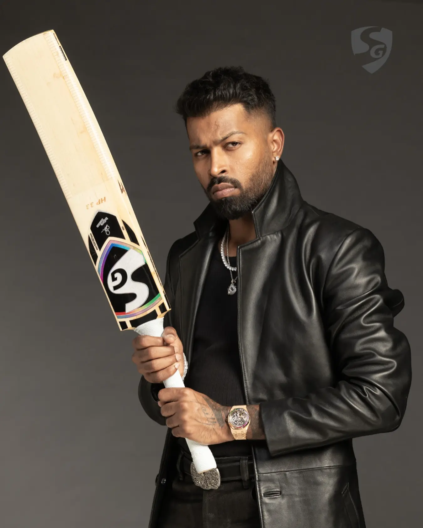 Hardik Pandya Reveals Custom Cricket Armour Hardik showcases crafted cricket gear integrating performance and style with precision!!!