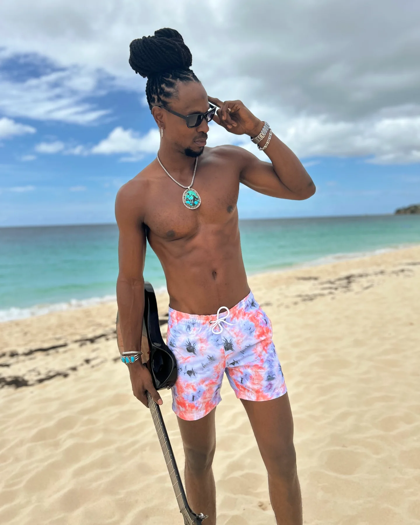 In My Head: Omari Banks Captures Island Vibes Omari Banks blends island vibes with captivating melodies, redefining his artistic journey.