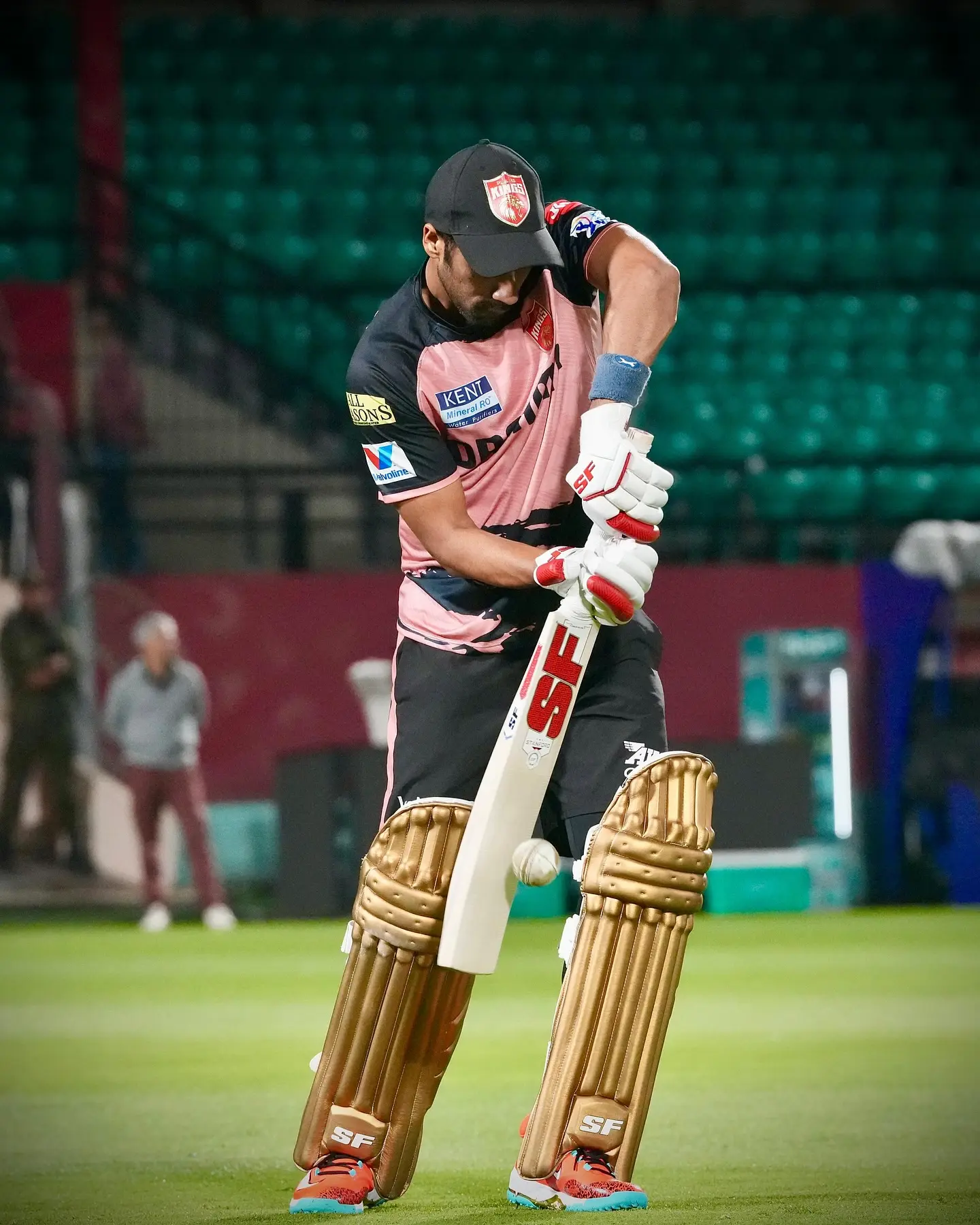 IPL Action Hours Away: Shashank Singh Preps With Punjab Kings Shashank Singh preps for Punjab Kings as IPL nears, promising a thrilling live game!