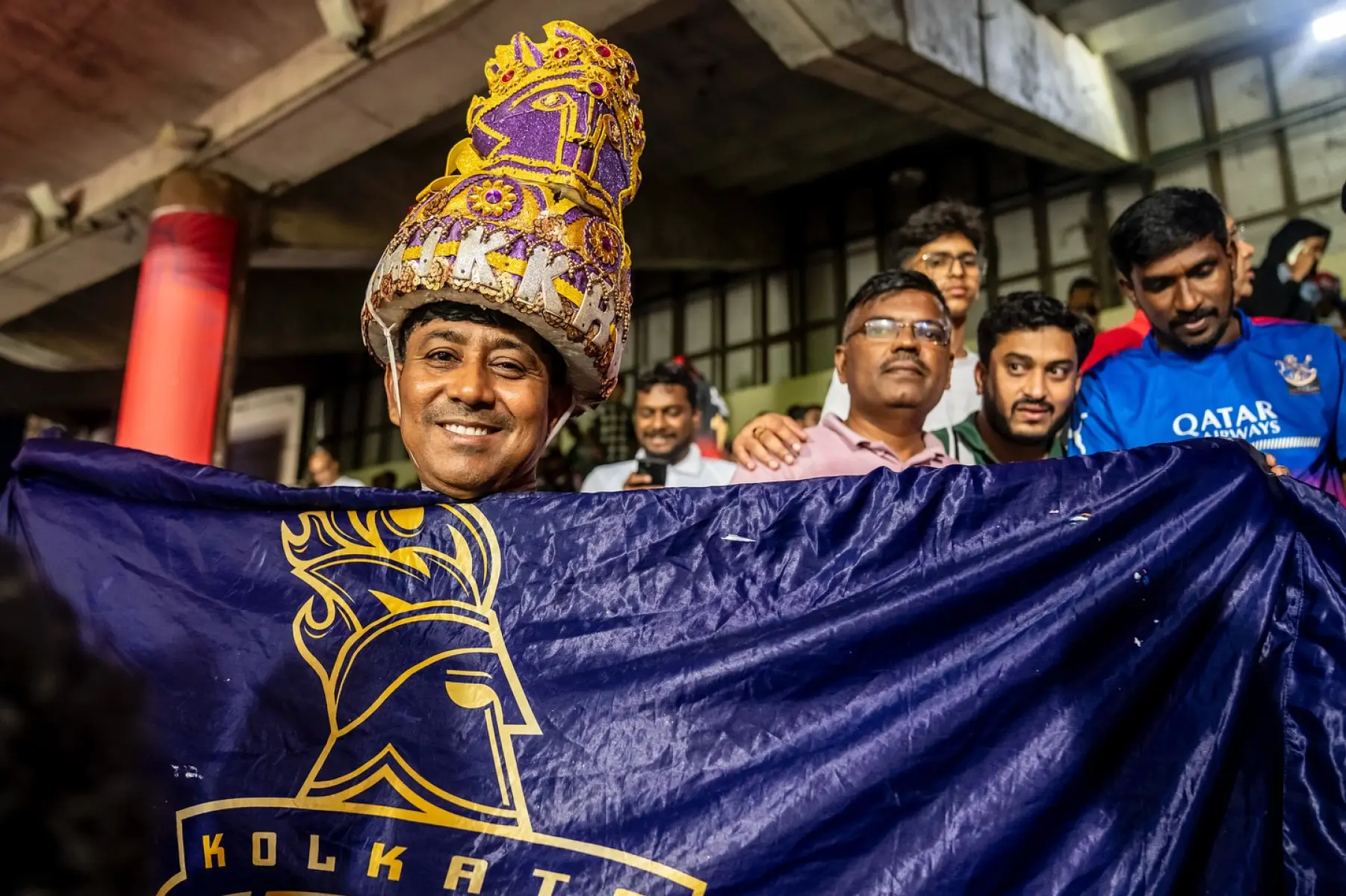 IPL Rain Disrupts RCB Vs KKR At Chinnaswamy RCB and KKR supporters battled relentless rain at Chinnaswamy as the match stood still!!