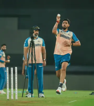 Cricket star Ishant Sharma demonstrates his commitment during a dedicated practice session!