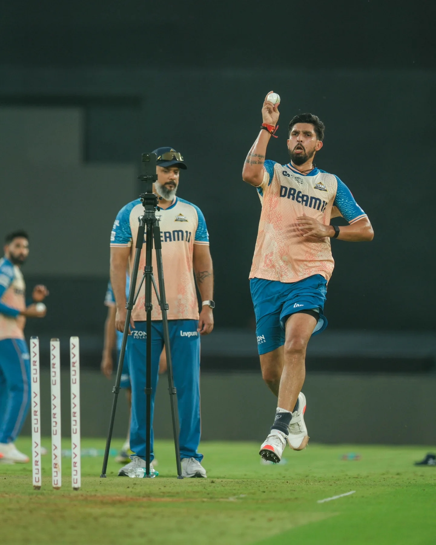 Ishant Sharma Inspires With His Latest Practice Session Cricket star Ishant Sharma demonstrates his commitment during a dedicated practice session!
