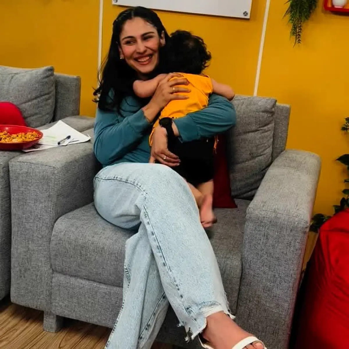 Sharing heartfelt smiles and endless love, Kainat’s post radiates emotional warmth for all